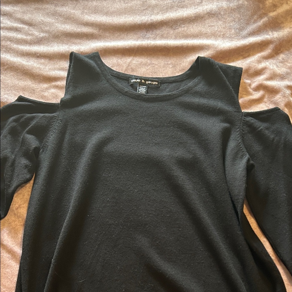 Cable & Gauge Black Cold Shoulder Sweatshirt